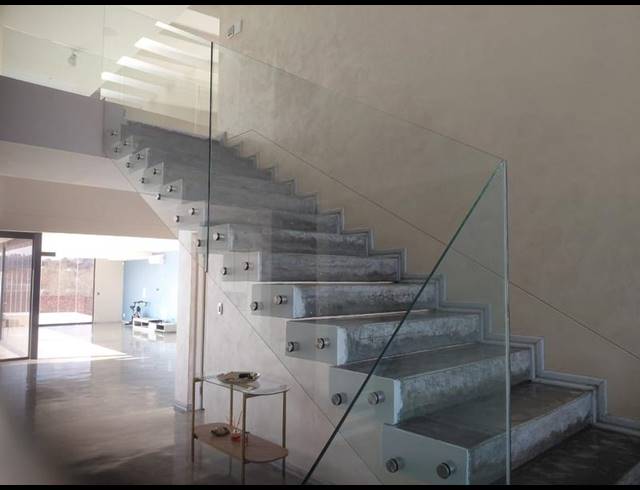 4 BEDROOM HOUSE FOR SALE IN LANSERIA